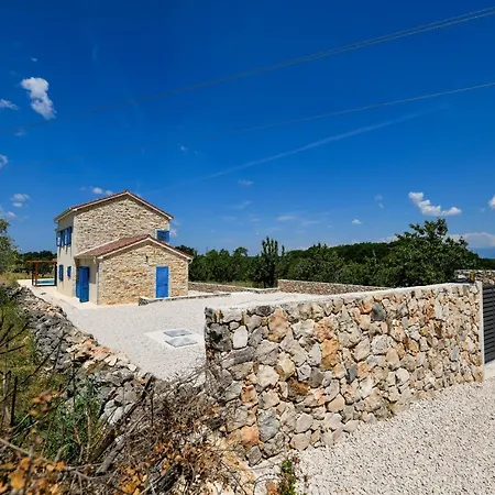Padelin Villa
