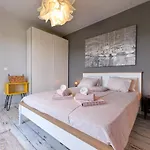Padelin Villa