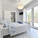 Padelin Villa