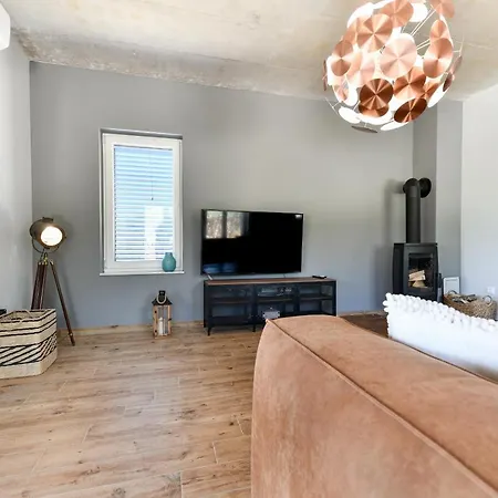 Padelin Villa